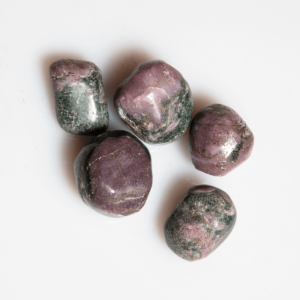 Fuxit Rubin Indien Trommelstein 20-30 mm