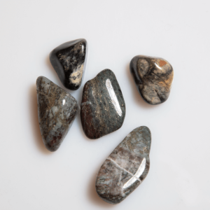 Jaspis Mit Pyrit China Trommelstein 20-40 mm