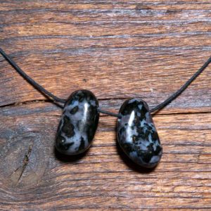 Gabbro Trommelstein gebohrt 30mm