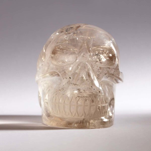 Totenkopf aus Bergkristall
