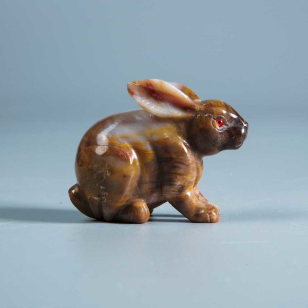 Hase aus Versteinertes Holz