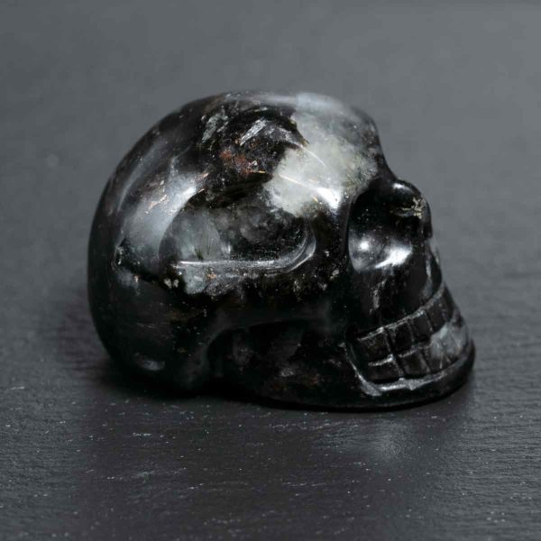 Antophylit Totenkopf 3,8x4,9 cm , 103 gram