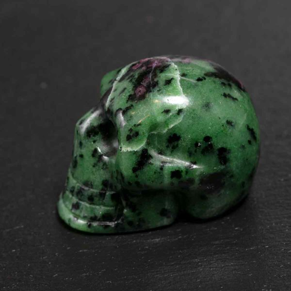 Rubin Zoisit Totenkopf 3,5x5cm, 106 gram