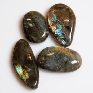 Labradorit Madagaskar Trommelstein 50-60 mm