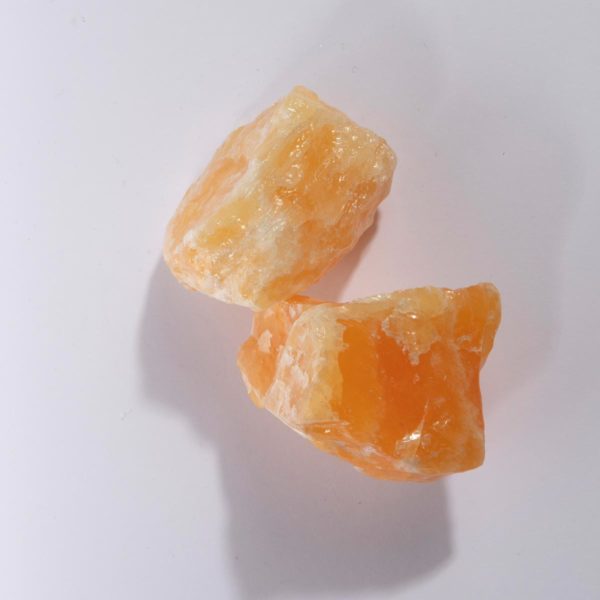 Orangencalcit Rohstein